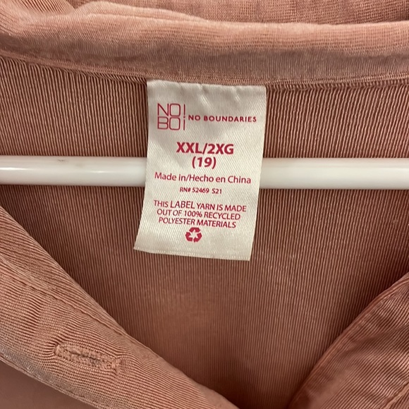 Blouse - Picture 2 of 3